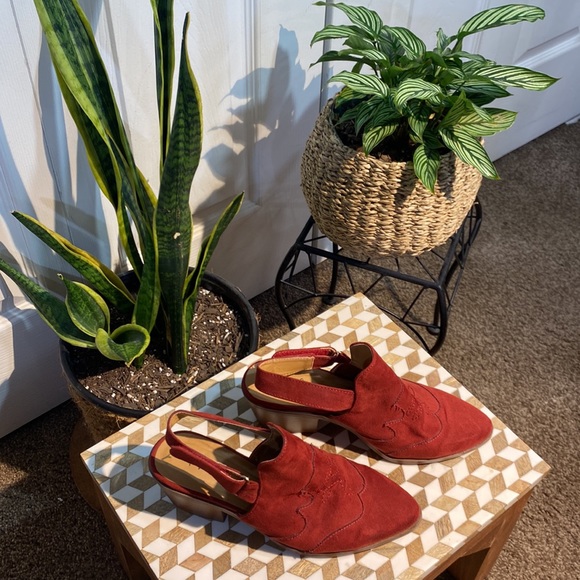 Red suede Qupid pointed toe mule — western style - Picture 2 of 5